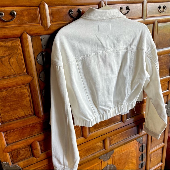 NWT Kittenish - White cropped denim jacket - Picture 4 of 7